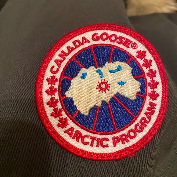 Canada Goose Victoria Parka Womens Large Graphite - Picture 8 of 8